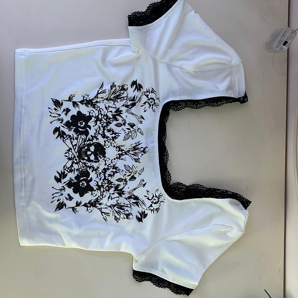 Skull cropped shirt
